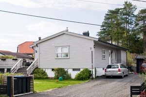 Larvik, Tiurveien 09.jpg