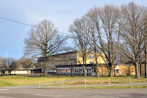 Larvik, Vikingveien 7, Hedrum ungdomsskole.jpg