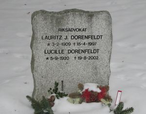 Lauritz Jenssen Dorenfeldt gravminne.jpg