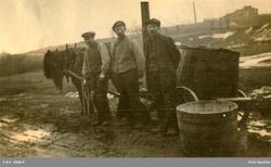 Kjørekarer ved verket. Foto: Oslo byarkiv (1910).