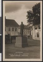 240. Lillehammer. Ludwig Wieses statue Lilletorvet - no-nb digifoto 20151210 00009 bldsa PK35669.jpg