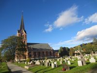 Motiv fra Lillehammer kirke og kirkegård høsten 2014. Foto: Elin Olsen