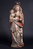 Madonnafigur av tre fra Lisleherad stavkirke. Foto: Åse Kari Hammer/Kulturhistorisk museum