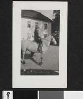 184. Liv Eyde til hest - no-nb digifoto 20160429 00289 bldsa EYDE 5 17A 062.jpg