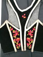 Gamalt fløyelsliv frå Vest-Telemark, ryggen.