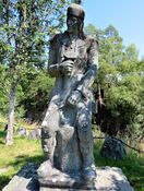 «Ljåsmeden» av Dyre Vaa fra 1946, plassert i Tinn Austbygd. Foto: Stig Rune Pedersen (2021).