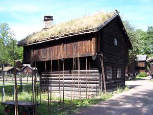 Loftstue fra Halvorsgard i Hol Norsk Folkemuseum 112 (2).JPG