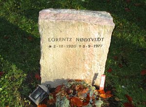 Lorentz Nødtvedt gravminne Oslo.jpg