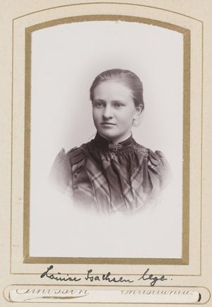 Louise isachsen i resvolls album.jpg