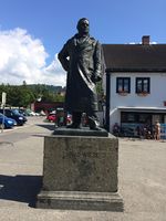 387. Ludvig Wiese statue Lillehammer.JPG