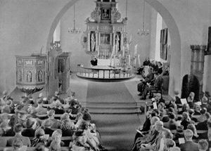 Mære kirke - Interiør.jpg