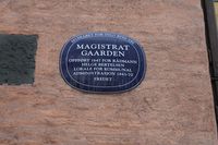 Dronningens gate 11: Magistratgården. 59.909233° N 10.745079° Ø