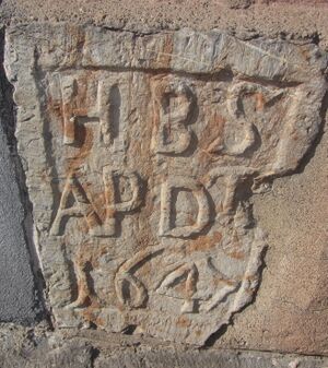 Magistratgården Oslo stein med initialer 1647.jpg