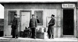 Majorstuen stasjon hadde fra startåret egen godsekspedisjon. Foto: Fra Holmenkollbanen 50 år