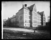 Grensestein nr. 78 ved Majorstuen skole. Steinen er tapt. Foto: Narve Skarpmoen