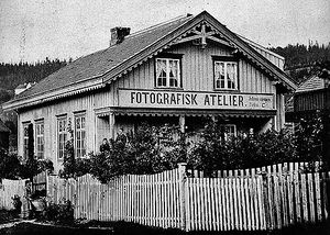 Mariane Balchens atelier.jpg