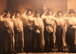 Markedsjenter 1910.jpg