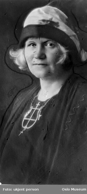 Marta Steinsvik omkr 1935 OB.F06491a.jpg