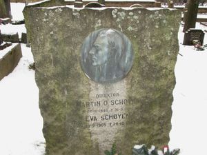 Martin Olsen Schøyen gravminne.jpg