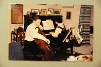 Yngre generasjoner musikre fra Jemtlandfamilien; Ørnulf Jemtland og Ingrid Knapp. Foto: ukjent (familien Jemtland)