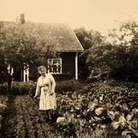 Ester Jemtland på Mathisrud Midtre. Foto: ukjent (familien Jemtland)