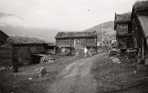 Megarden, Buskerud - Riksantikvaren-T057 01 0015.jpg