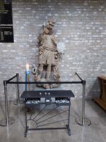 Statue av erkeengelen Mikael