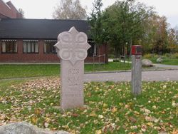 Moderne milestein på pilegrimsleden. Foto: Stig Rune Pedersen (2011).