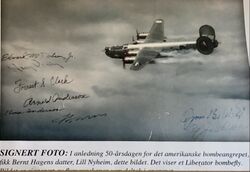 Lill Nyheim mottok i 1993 dette minnet fra angrepet 1943. Det var fly av denne typen som bombet Kjeller.