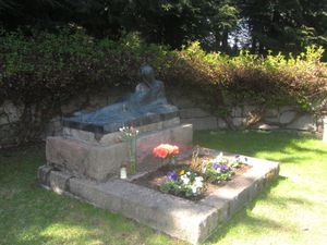 Minnelund Østre Aker kirkegård.jpg