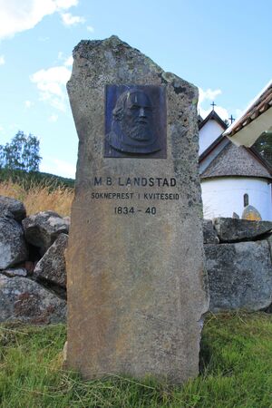Minnesmerke Landstad Kviteseid.jpg