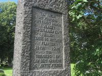 Minnesmerke over de gravlagte britiske omkomne etter Jyllandsslaget i 1916 som er gravlagt på kirkegården. Foto: Stig Rune Pedersen