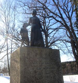 Minnesmerke ved Nøtterøy kirke.jpg