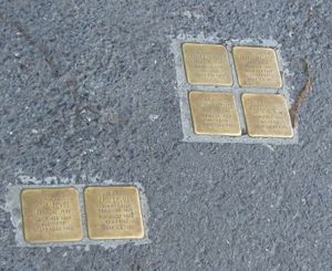 Minnesteiner for Holocaust-ofre Iduns gate Oslo.jpg