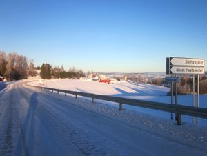 Mjøsvegen Østre Toten kommune 2013 2.jpg