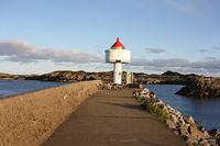 Moloen på Ballstadøya. Foto: Kristina Johansen