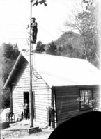 Montering av kraftstasjonen ved Lårdal Fabrikker i 1916. Foto: Hans Tveito / Telemark Museum.
