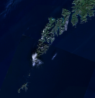 2. Moskeneseya og Flakstadeya (NASA WW 2004-08).png