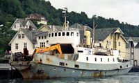Mossekråka fungerte som arbeidsbåt i Oslofjorden og på Vestlandet i noen år. Foto: Ukjent