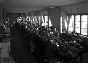 Nåtlersker ved skofabrikken Norge.jpeg