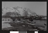 29. N. 112 Parti af Henningsvär - no-nb digifoto 20130214 00016 bldsa FA1195.jpg