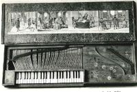 Klavikord signert «INB (JMB?) I 1705». Foto: Norsk Folkemuseum