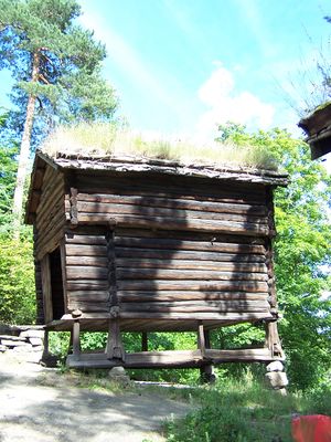 NF 57 Stabbur Enlid03.JPG