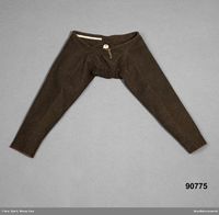 Båkså - vadmålsbukse frå Arjeplog, innk. NM 1901. Foto: Mona-Lisa Djerf / Nordiska museet