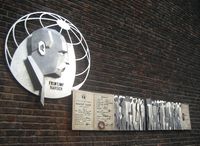 Nansen-minnesmerket på vestre vegg, Oslo rådhus. Foto: Stig Rune Pedersen