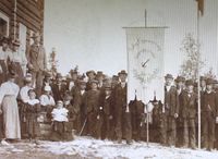 Folketog til Nansens eiendom Sørkje i august 1899, som en hyllest fra bygdefolket i Rollag. Foto: P. H. Lofthus/Nasjonalbiblioteket