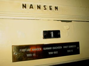 Nansens lugar på Fram skilt.jpg