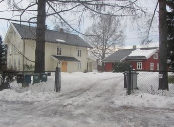 Nedre Furuset gård Oslo 2011.jpg