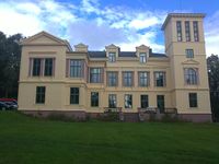 Nedre Nanset i Larvik, oppført 1878/1879, ark. Due. Foto: Morten Bakkeli (2010)