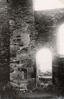 42. Nes kirkeruin, Akershus - Riksantikvaren-T041 01 0038.jpg